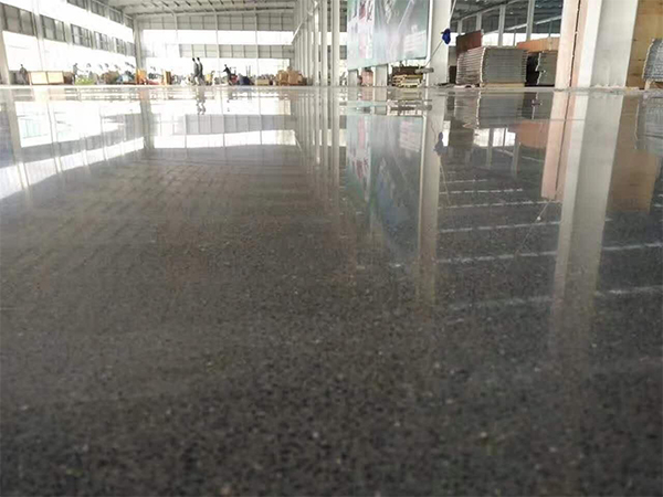 金剛砂耐磨固化地坪